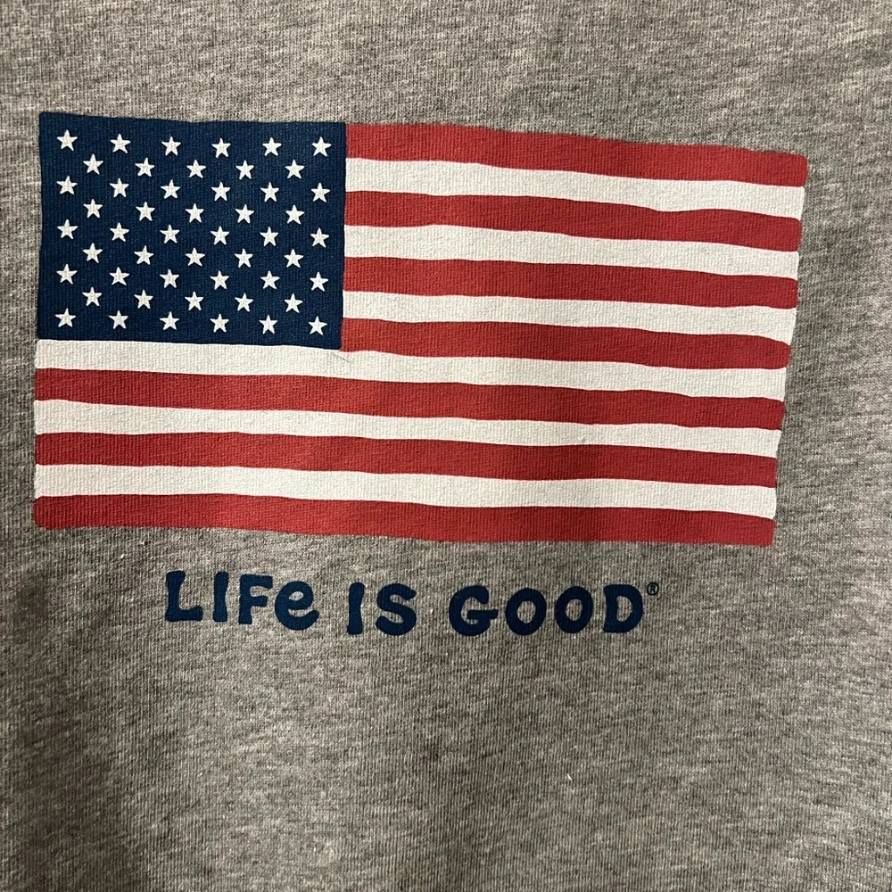 Life is Good Flag Cruiser Tee Heather Gray SZ. XL MSRP: $29.50 *NWT - Picture 4 of 6